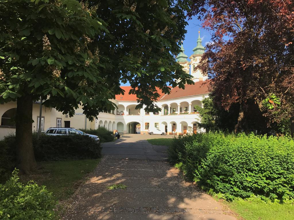 Melody Apartman Eger Esterno foto